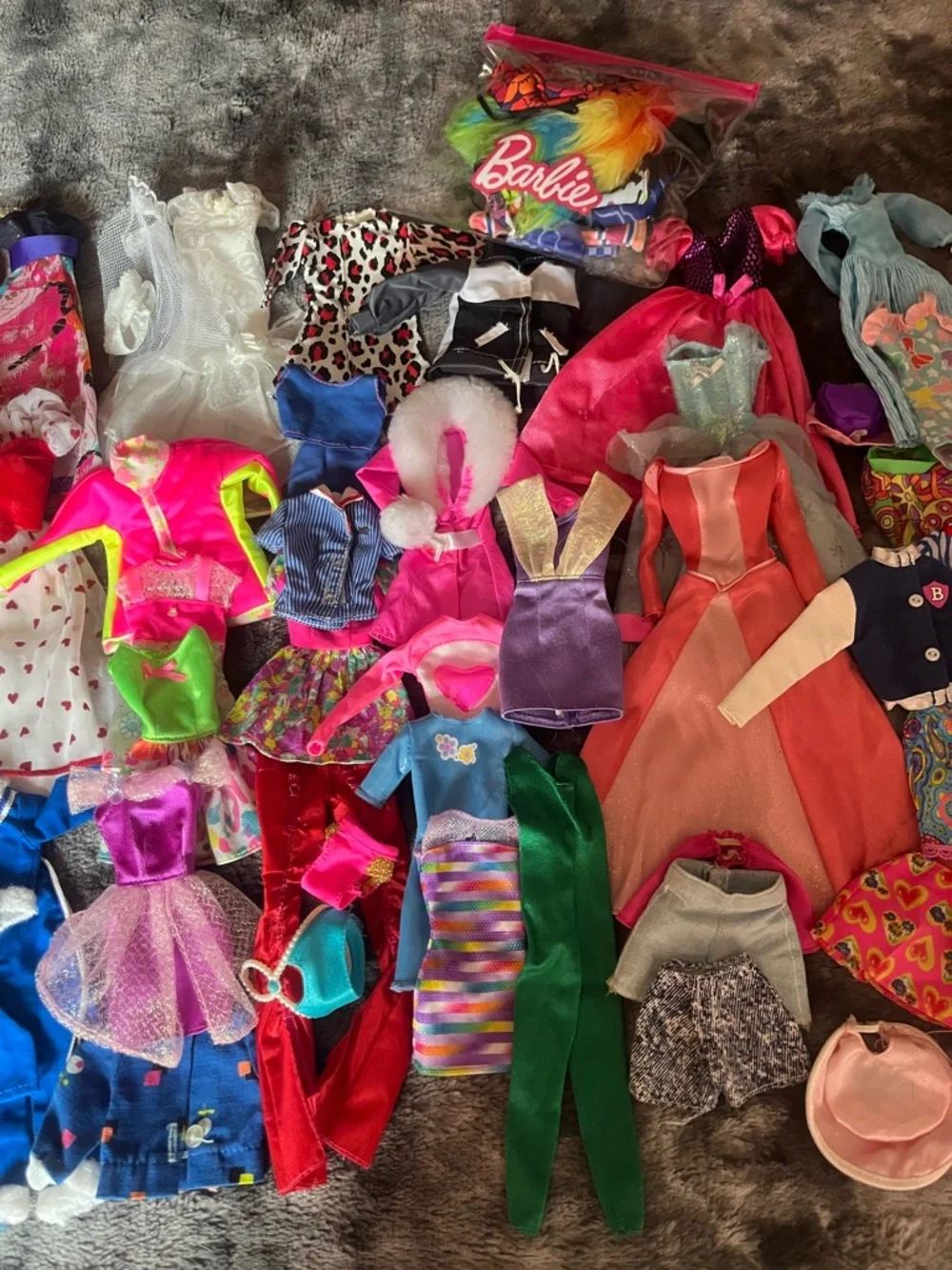 Barbie Huge Lot 80s, 90s Y2K Doll and Clothing - Picture 13 of 15